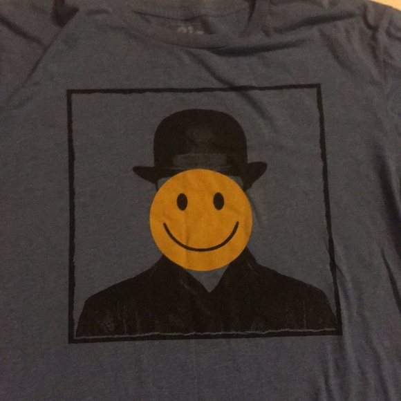 Smiley face t-shirt - Picture 2 of 3